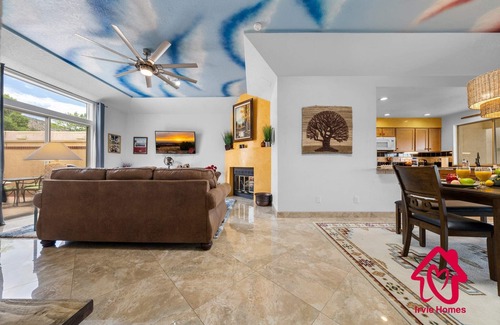 Northeast Heights Casa | Foothill Serenity with Hot Tub - An Irvie Home