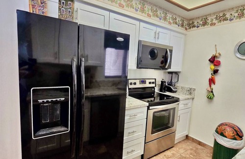 Skyline Bel Air Estates Condominio | Foothills Beautiful and Comfy 2 Bedroom Apartment