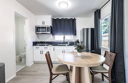 Glendora Apartamento | Foothills Hideaway 2- Spanish Chic Oasis