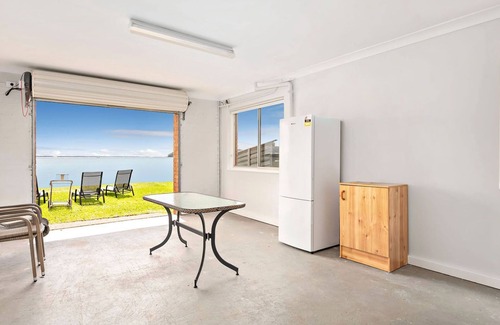 Salamander Bay Casa | Footprints on Foreshore