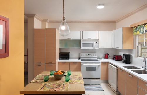 Douglas Condominio | Huellas Whitesands G3