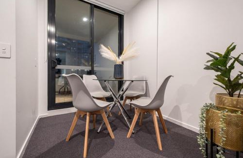 Footscray Apartamento | Footscray Pool Pleasant &bright 2br2ba Apt