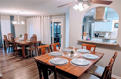 April Sound Casa | For family/friends fun with Smart TVs, Cook's Kitchen, Patio, & Lake Access