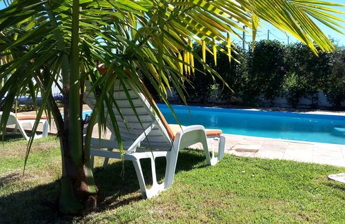 Albion Apartamento | Para cuatro personas, jardín, piscina, estacionamiento privado, bicicleta, kayak.