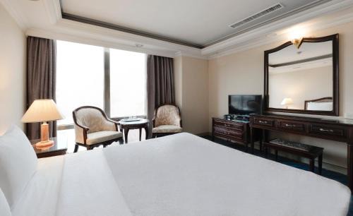 North District Hotel | Forbes Hotel