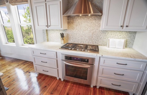 Plantation Casa | 'Forcynthia' Luxury Bay Home, 4BR / 4. 5BA con muelle privado y lanzamiento de kayak