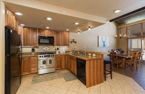 Purgatory Casa | Fore the Views Townhome (#710) | 10 min to Ski - Golf, AC - Pool/Hot Tub/Deck