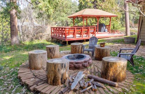 Oakhurst Casa | Forest Cabin by China Creek