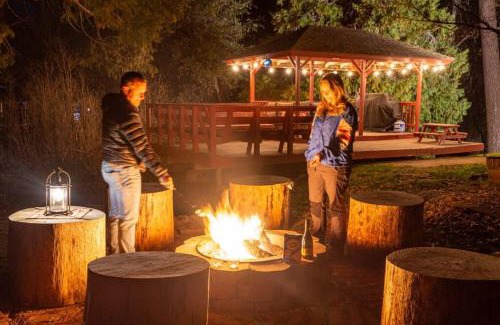 Oakhurst Casa | Forest Cabin by China Creek