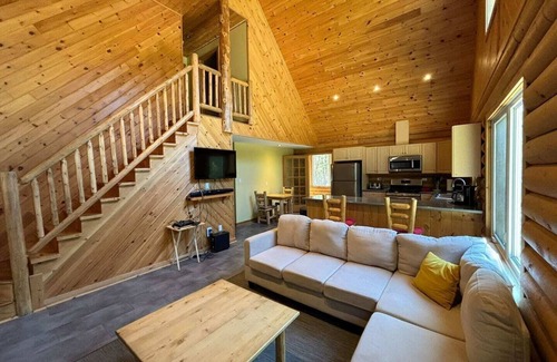 Northern Bruce Peninsula Cabina | Forest Cabin by National Park & Tobermory