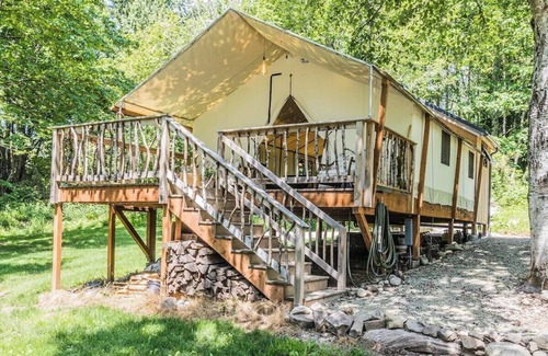 Duvall Cabina | Forest Cabin Hideaway + Fireplace +BBQ + Pond & Wildlife