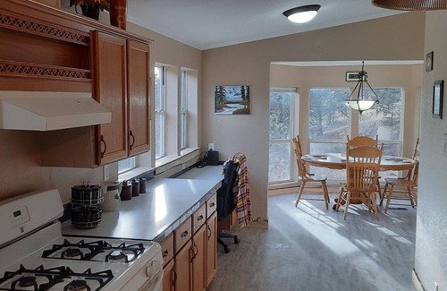 Divide Cabina | Forest cabin on 4 acres, Newly renovated, Quiet and secluded.