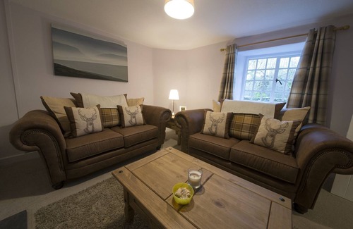 Satterthwaite Cabaña | Forest cottage with walking & mountain biking from the door