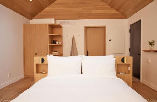 Algonquin Highlands Casa | Forest Edge Escape at Dimensions - Cabin Sixteen