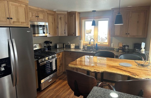 Intervale Casa | Forest Edge Homestead Charming 2 bdr. Bungalow in heart of MT Washington Valley