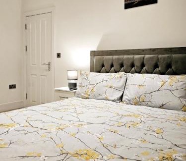 Newham Casa | Forest Edge Inn