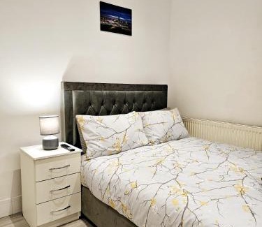 Newham Casa | Forest Edge Inn