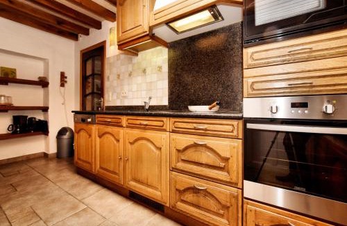 Commanster Casa | Forest-Edge Stay, Burtonville, cleaning included