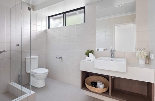 Margaret River Villa | Forest Edge Villa right on main st