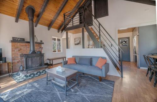 Fawnskin Casa | Forest Escape - Situated on the quiet side of the lake, nicely decorated contemporary cabin!