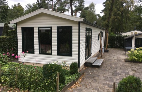Beekbergen-West Chalet De Esquí | Forest Family 6 persoons op 5 sterren park