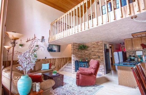 Meadow View Heights Cabina | Forest Getaway Spacious & Family-Friendly