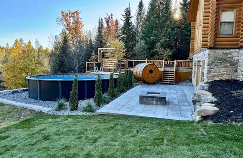 Fiddler Lake Resort Chalet De Esquí | Forest Getaway, Soak in the Spa, Sauna, Fireplace