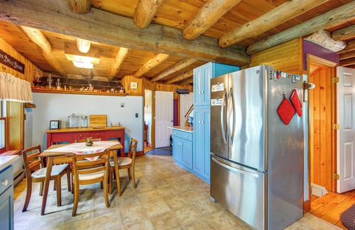 Plainfield Cabina | Forest Hideaway in Plainfield: Hike, Paddle & Ski