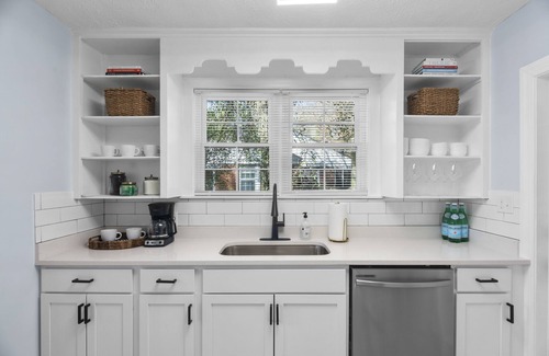 Forest Hills Cabaña | Forest Hills Manor w/ King Bed