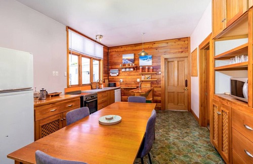 Methven Casa | Forest House + Cottage | Methven