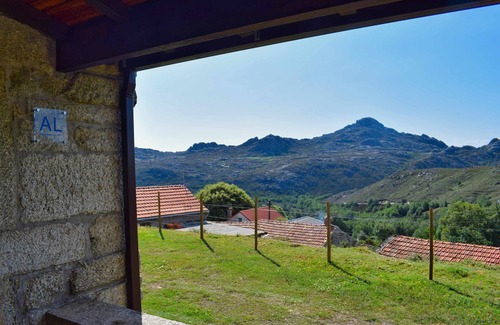 Arcos de Valdevez Cabaña | "Forest House" in Branda da Bouça dos Homens