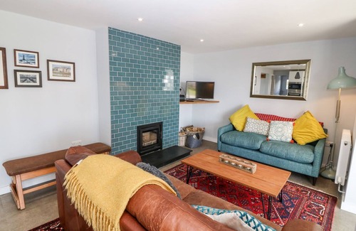 Dwyran Cabaña | FOREST LODGE, pet friendly, luxury holiday cottage in Newborough