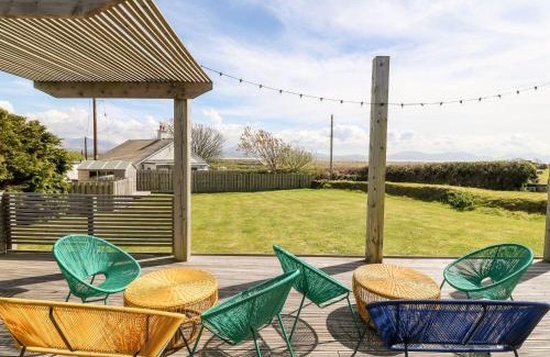 Dwyran Casa | Forest Lodge