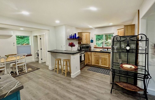 Nevada City Cabina | Forest Mountain Cabin, minutes to Downtown, trails, rivers & lakes