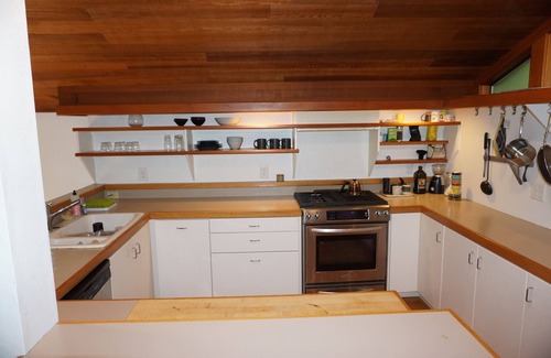Western Casa | Forest Retreat in Eugene – Stylish Home w/ Hot Tub, Chef's Kitchen & Trails