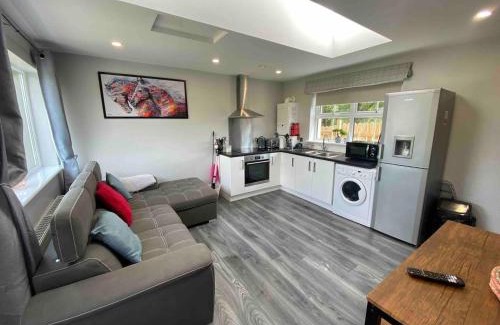 Coleraine Casa | Forest View Cottage - Private Hot Tub
