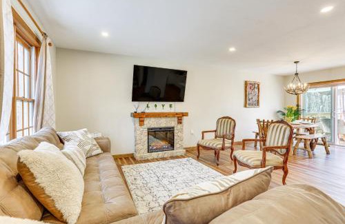 East Stroudsburg Casa | Forest-View Deck and Fire Pit Poconos Escape!