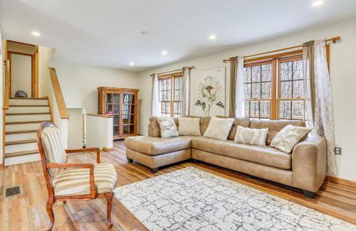 East Stroudsburg Casa | Forest-View Deck and Fire Pit Poconos Escape!