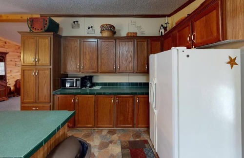 Nelsonville Cabina | Vista al bosque-Hillside Cabin-Familiar-Cabaña-Baño Privado