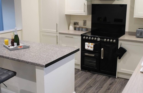 Coleraine Casa | Forest View House - Private Hot Tub