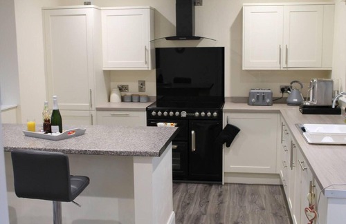 Coleraine Casa | Forest View House - Private Hot Tub