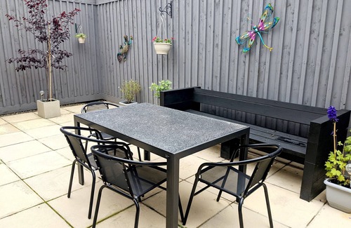 Rostrevor Casa | Forest View Impeccable two bedroom house