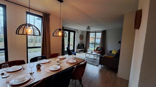 Ewijk Casa | Forest VIP-bungalow at Groene Heuvels