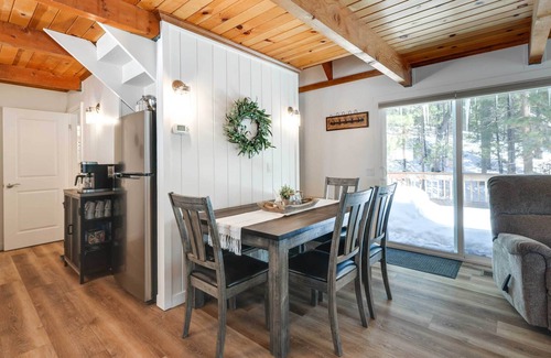 Cold Springs Cabaña | Forested Cold Springs Cabin w/ Wood-burning Stove!