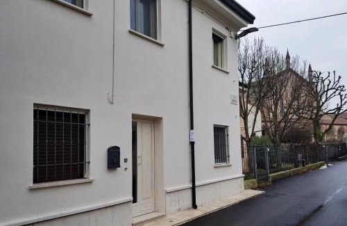 Grazie Casa | Foresteria Borgo Delle Grazie