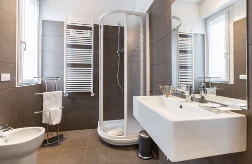 Rho Casa | Foresteria Rhodense Via Italia