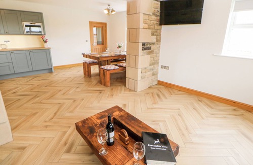 Bishop Auckland Casa | FORESTSIDE VIEW, pet friendly, with a garden in Woodland