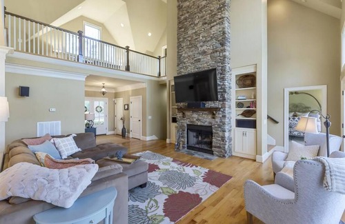 West Union Casa | Foreststone Fabulous Lake Keowee Waterfront Home