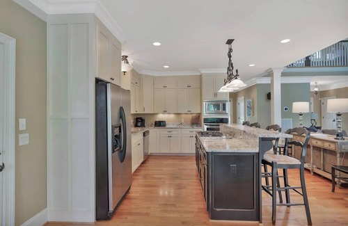West Union Casa | Foreststone Fabulous Lake Keowee Waterfront Home