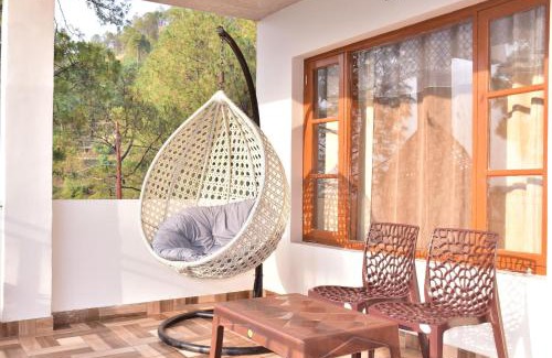 Kumarhatti Apartamento | ForestVibe Kasauli l 1Km From Mall Road l Indoor Sitting Area and Restaurant l Kasauli By Splendid Hotels